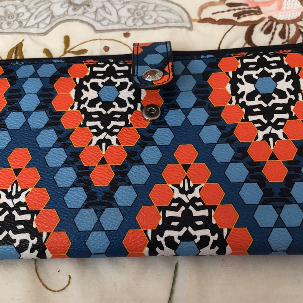Vera Bradley Marrakesh Clutch/ travel wallet